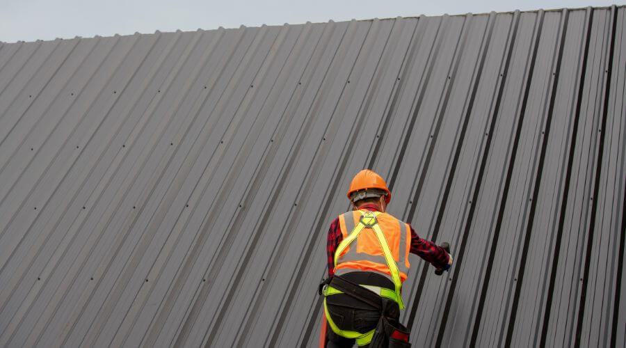 Professional gutter cleaning in Colts Neck, NJ